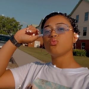 Meet your Posher, Madison